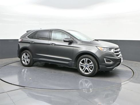 Used 2017 Ford Edge Titanium w/ Equipment Group 301A FWD image 17