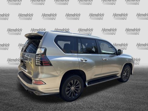 Used 2023 Lexus GX 460 Premium w/ Accessory Package AWD/4WD image 10