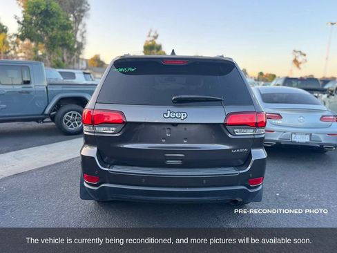 Used 2021 Jeep Grand Cherokee Laredo RWD image 4