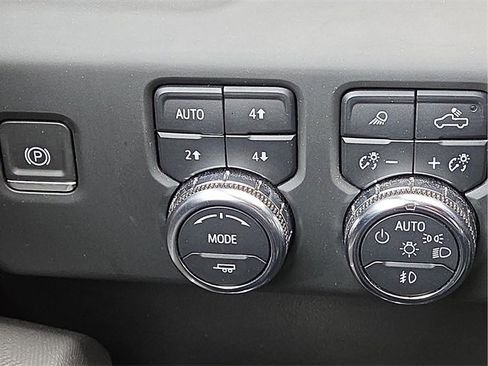 Used 2024 GMC Sierra 1500 AT4X image 16