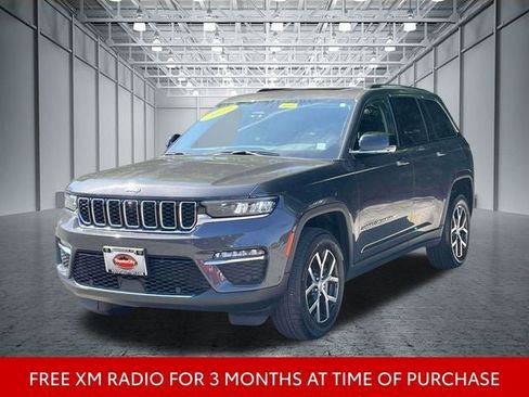 Used 2023 Jeep Grand Cherokee Limited w/ Luxury Tech Group II AWD/4WD image 4