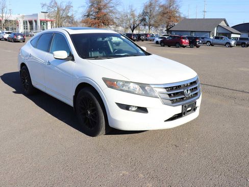 Used 2011 Honda Crosstour EX-L image 3