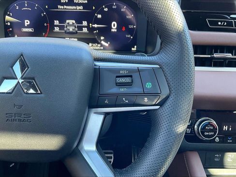 Used 2025 Mitsubishi Outlander SEL image 20