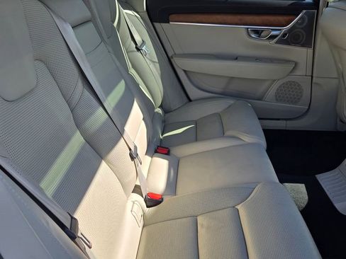 Used 2018 Volvo S90 T8 Inscription w/ Convenience Package image 45