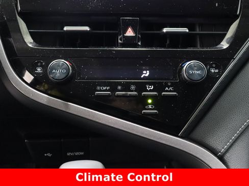 Used 2022 Toyota Camry SE image 20