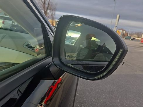 Used 2025 Nissan Rogue SL image 31