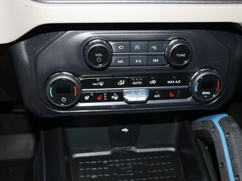 Used 2024 Ford Bronco Wildtrak image 25