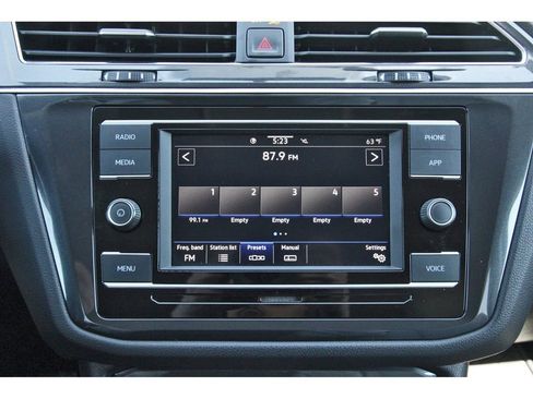 Used 2021 Volkswagen Tiguan S image 28