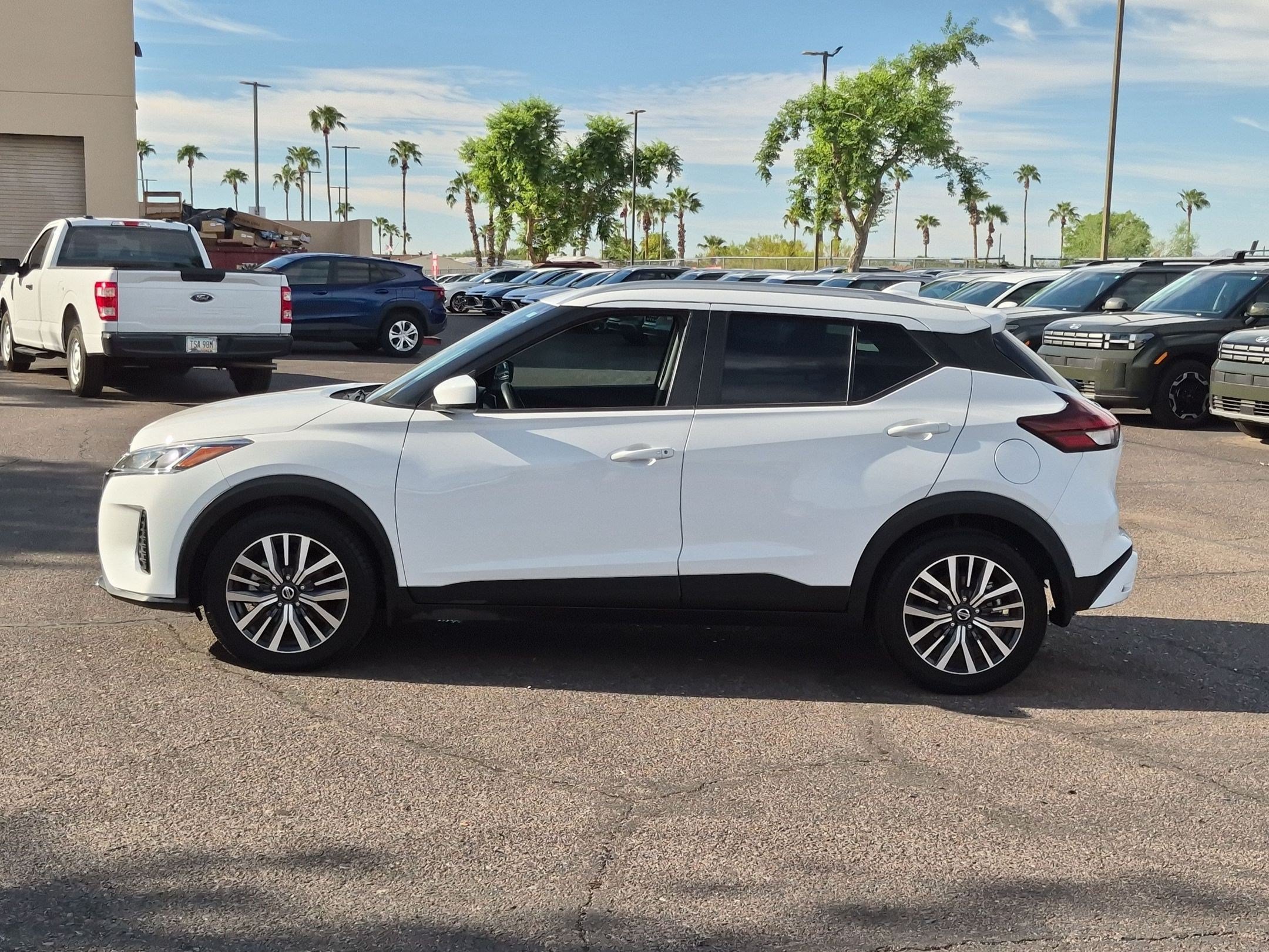 Used 2021 Nissan Kicks SV FWD image 9