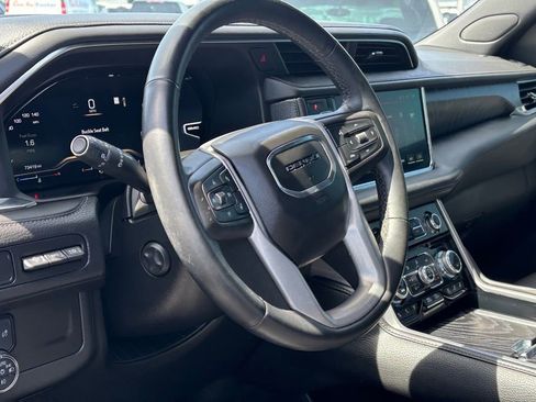 Used 2023 GMC Yukon Denali RWD image 9