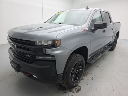 Used 2021 Chevrolet Silverado 1500 LT Trail Boss w/ LPO, Dark Essentials Package AWD/4WD image 4