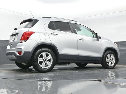 Used 2020 Chevrolet Trax LT FWD image 27