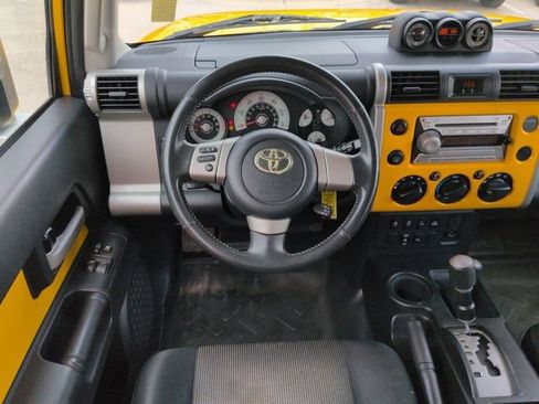 Used 2010 Toyota FJ Cruiser 4WD image 16