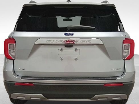 Certified 2023 Ford Explorer XLT w/ Equipment Group 202A AWD/4WD image 4