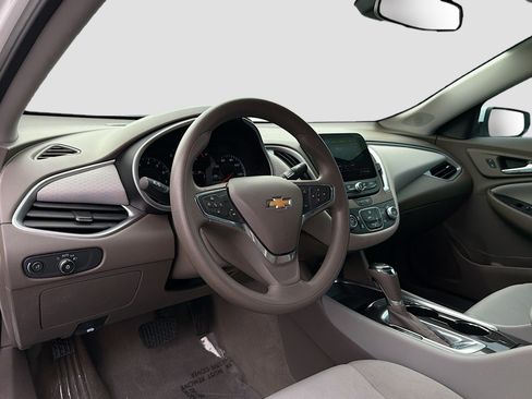 Used 2020 Chevrolet Malibu LS w/ Driver Confidence Package II FWD image 4