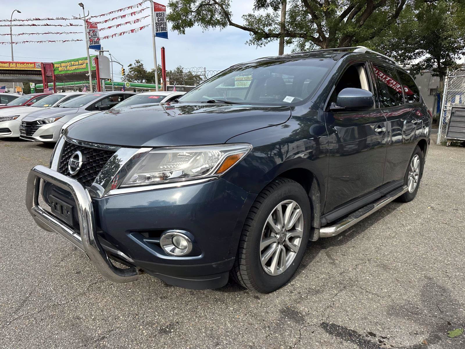Used 2015 Nissan Pathfinder SV w/ Cargo Package FWD image 7