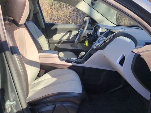 Used 2010 Chevrolet Equinox LTZ image 28