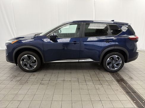 Used 2024 Nissan Rogue SV image 8