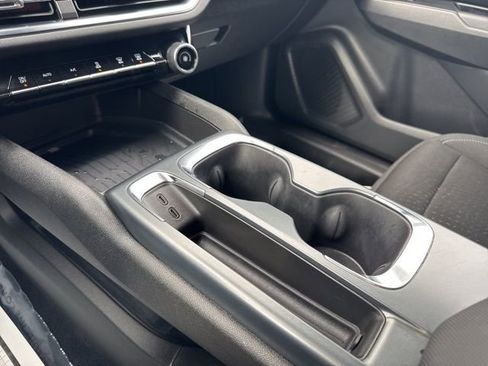 Used 2025 Chevrolet Equinox EV LT w/ Comfort Package image 21