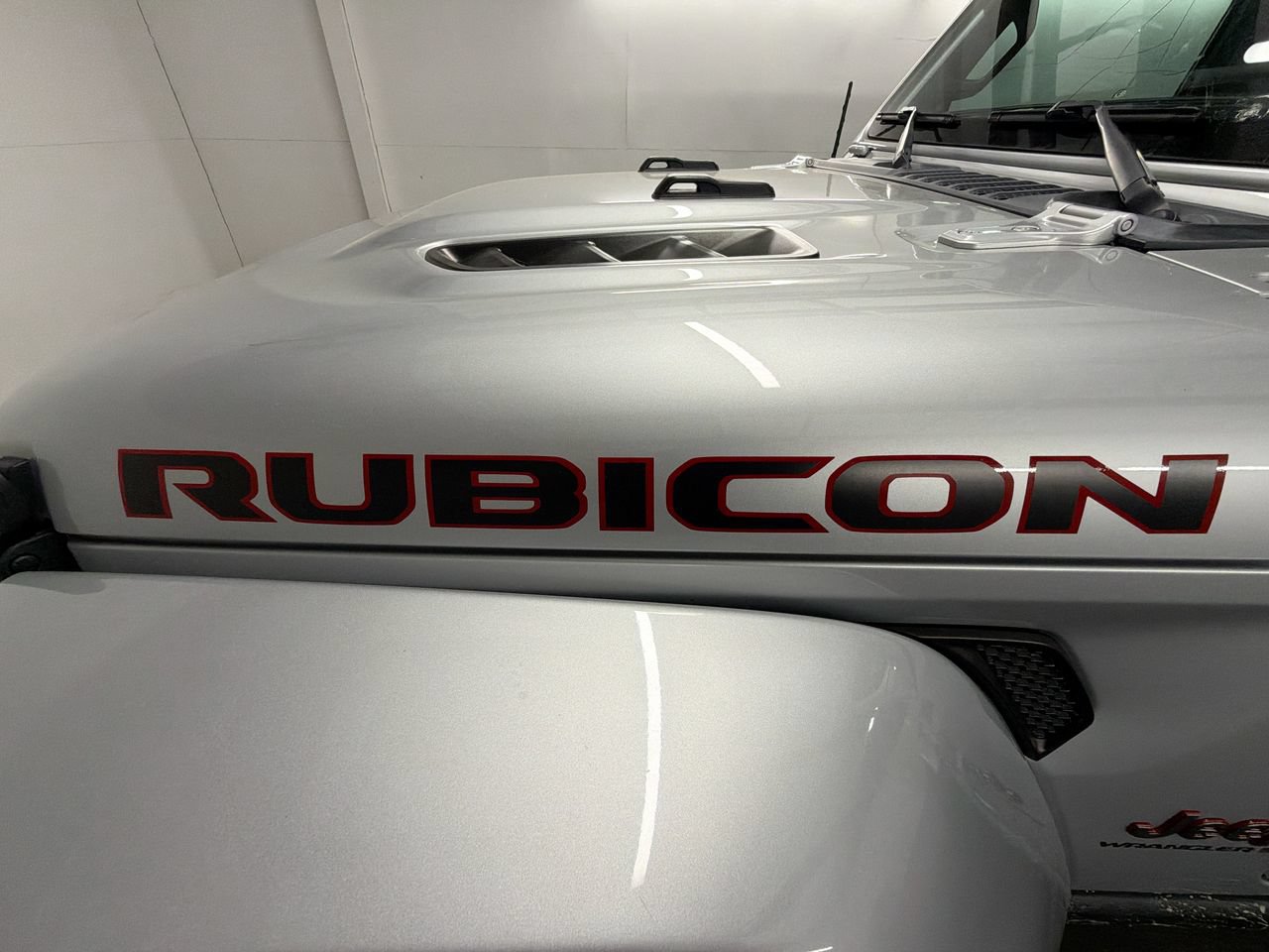 Used 2023 Jeep Wrangler Unlimited Rubicon w/ Cold Weather Group AWD/4WD image 31