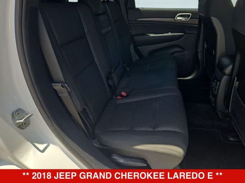Used 2018 Jeep Grand Cherokee Laredo AWD/4WD image 19