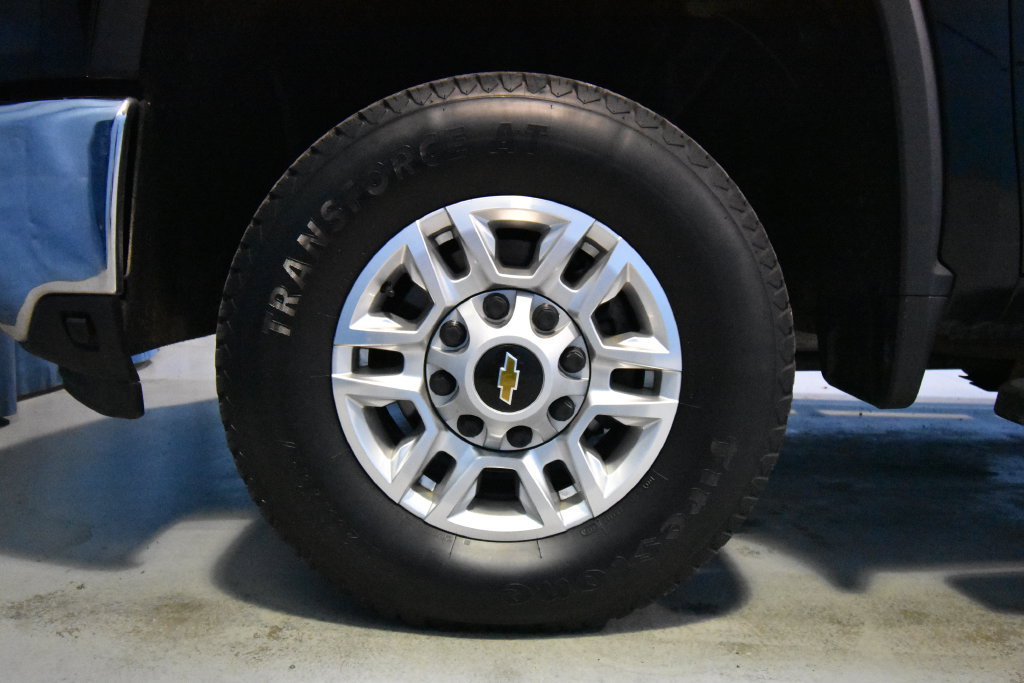 Used 2025 Chevrolet Silverado 2500 LT AWD/4WD image 23