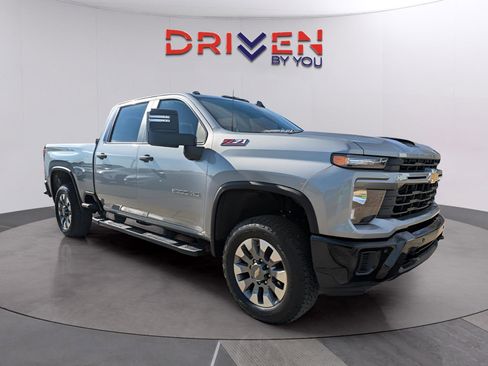 Used 2026 Chevrolet Silverado 2500 Custom w/ Custom Value Package image 8