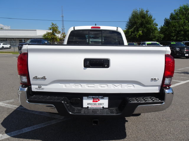 Used 2018 Toyota Tacoma SR5 AWD/4WD image 5