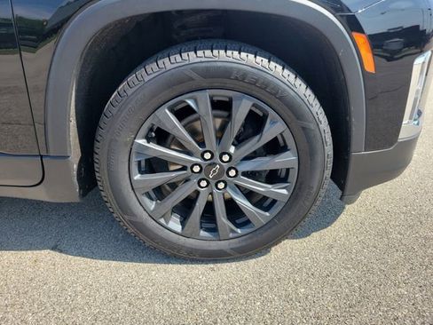 Used 2023 Chevrolet Traverse RS FWD image 5