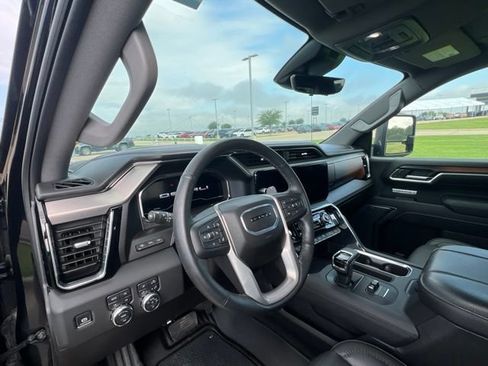 Used 2025 GMC Sierra 1500 Denali w/ Denali Reserve Package AWD/4WD image 6