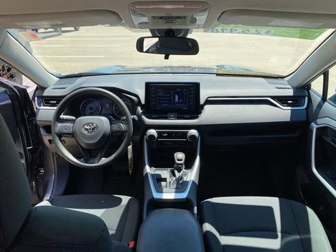 Certified 2021 Toyota RAV4 LE FWD image 9