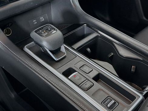 Used 2022 Nissan Pathfinder SV image 18