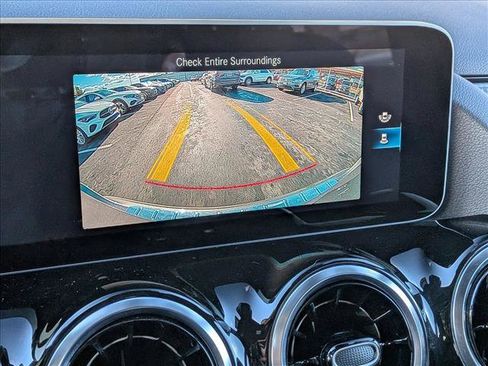 Used 2021 Mercedes-Benz GLA 250 4MATIC image 13