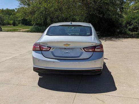Used 2019 Chevrolet Malibu LT w/ Driver Confidence Package II FWD image 4