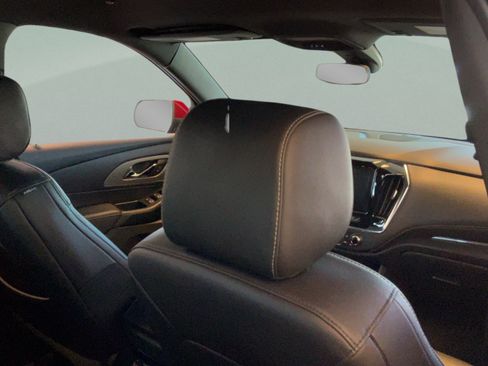 Used 2022 Chevrolet Traverse LT w/ LPO, Floor Liner Package FWD image 40
