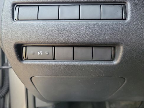 Used 2021 Nissan Rogue S image 22