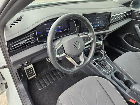 Used 2025 Volkswagen Jetta Sport FWD image 14
