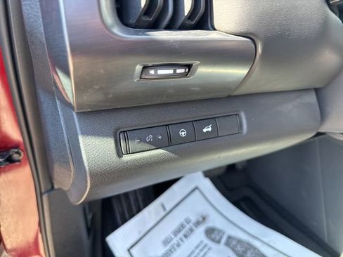 Used 2022 Nissan Pathfinder SL image 21