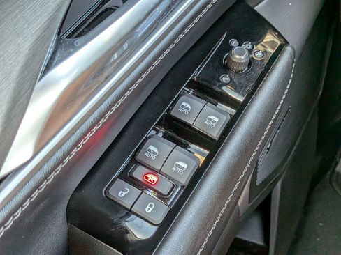 Used 2025 Jeep Wagoneer 4WD w/ Convenience Group I image 29
