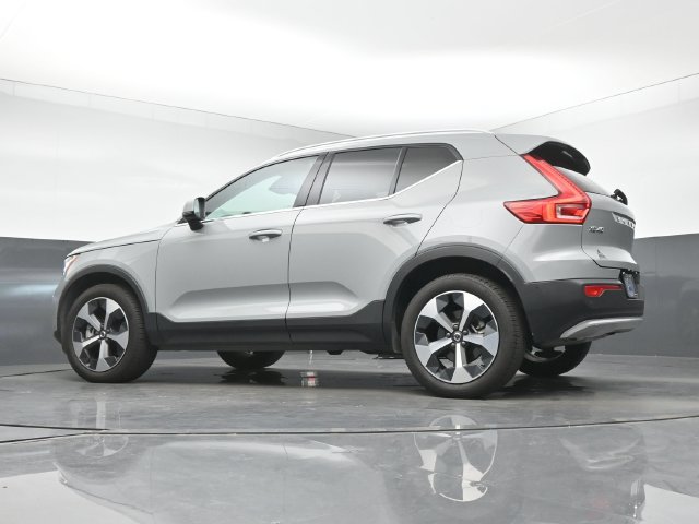 Used 2024 Volvo XC40 B5 Plus AWD/4WD image 14