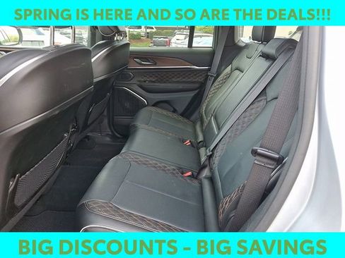 Used 2025 Jeep Grand Cherokee Summit image 10