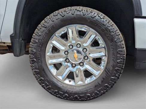 Used 2024 Chevrolet Silverado 2500 High Country w/ Technology Package AWD/4WD image 21