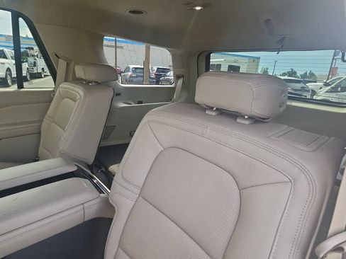 Used 2020 Lincoln Navigator Reserve w/ Equipment Group 208A Reserve AWD/4WD image 13