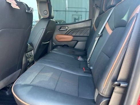 Used 2025 GMC Canyon AT4 AWD/4WD image 16