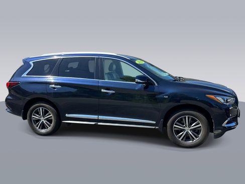 Used 2019 INFINITI QX60 Luxe w/ Essential Package AWD/4WD image 2