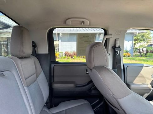 Used 2022 Nissan Frontier SV w/ Technology Package RWD image 14