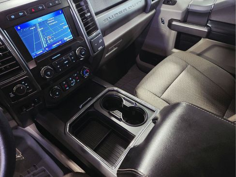 Used 2020 Ford F350 XLT w/ XLT Premium Package AWD/4WD image 37