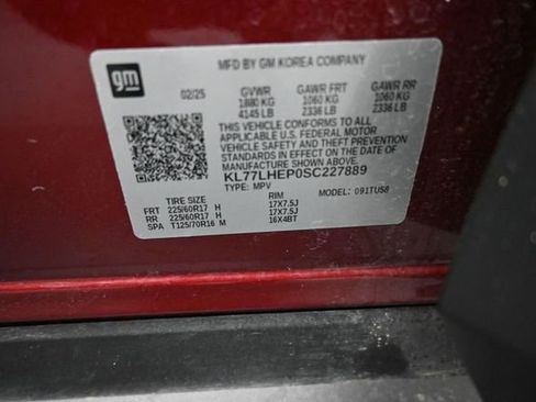 Used 2025 Chevrolet Trax LT FWD image 15
