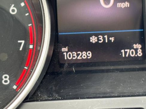 Used 2019 Volkswagen Tiguan SE image 26