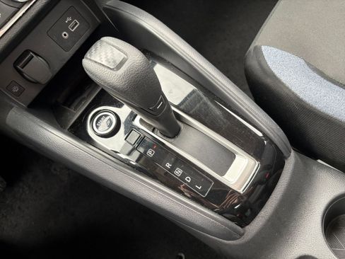 Used 2025 Nissan Versa SV w/ Trunk Package image 41